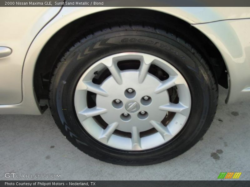  2000 Maxima GLE Wheel