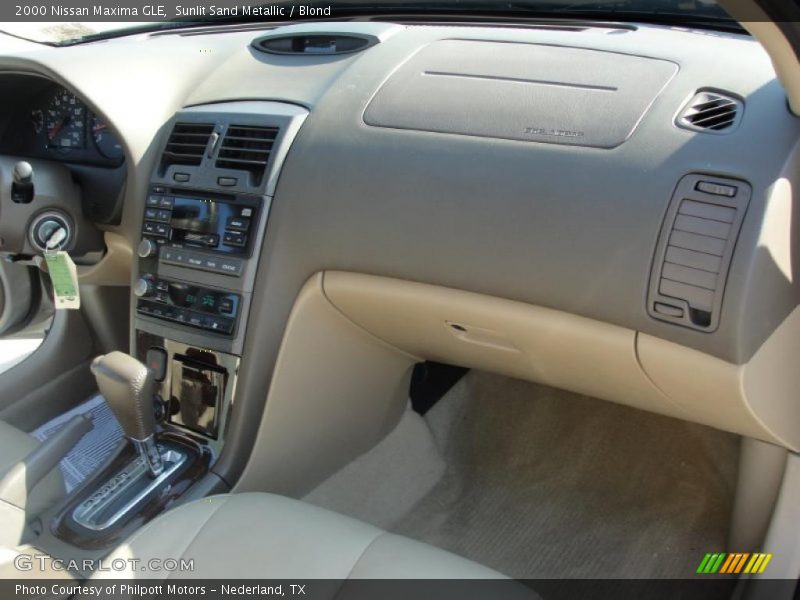 Sunlit Sand Metallic / Blond 2000 Nissan Maxima GLE