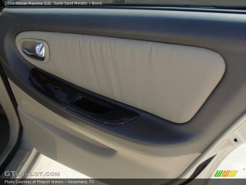 Sunlit Sand Metallic / Blond 2000 Nissan Maxima GLE