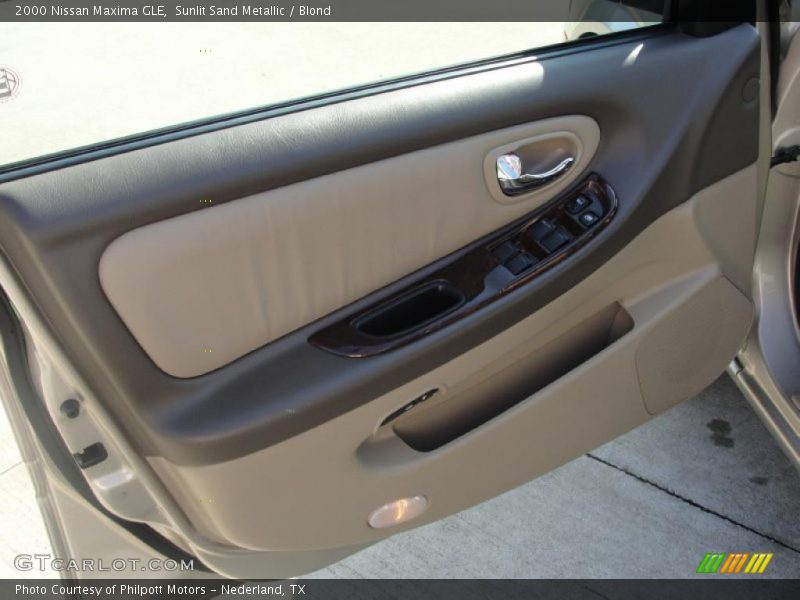 Sunlit Sand Metallic / Blond 2000 Nissan Maxima GLE