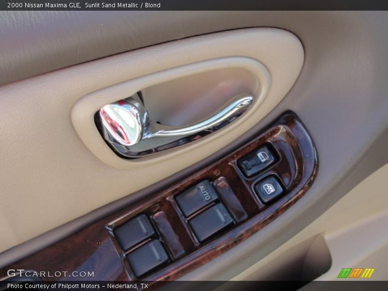 Sunlit Sand Metallic / Blond 2000 Nissan Maxima GLE