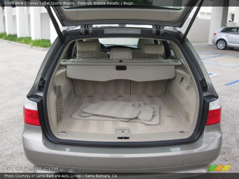  2008 5 Series 535xi Sports Wagon Trunk