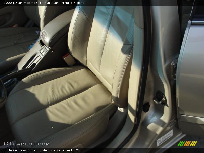 Sunlit Sand Metallic / Blond 2000 Nissan Maxima GLE