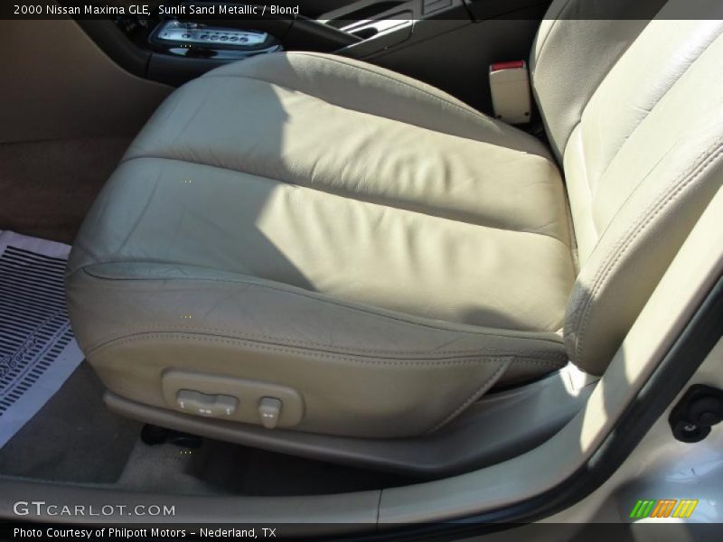 Sunlit Sand Metallic / Blond 2000 Nissan Maxima GLE