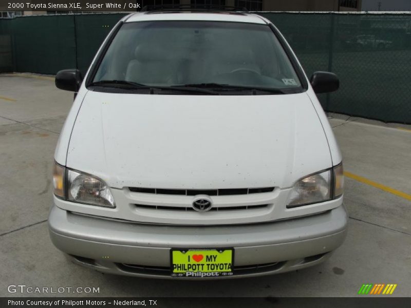 Super White / Oak 2000 Toyota Sienna XLE