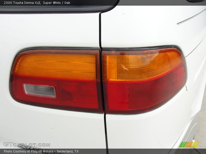 Super White / Oak 2000 Toyota Sienna XLE