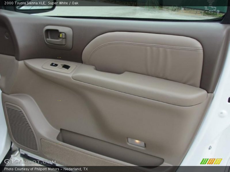 Super White / Oak 2000 Toyota Sienna XLE