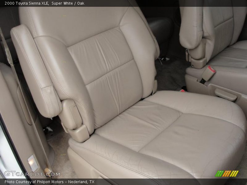 Super White / Oak 2000 Toyota Sienna XLE
