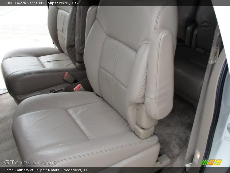 Super White / Oak 2000 Toyota Sienna XLE