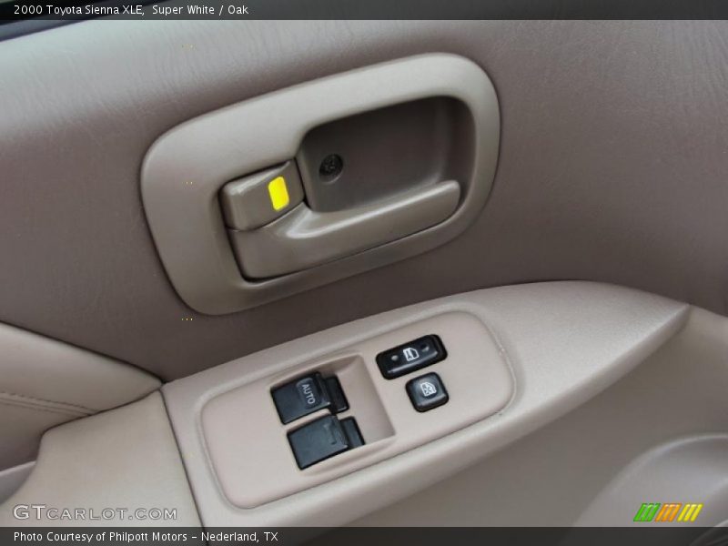 Super White / Oak 2000 Toyota Sienna XLE