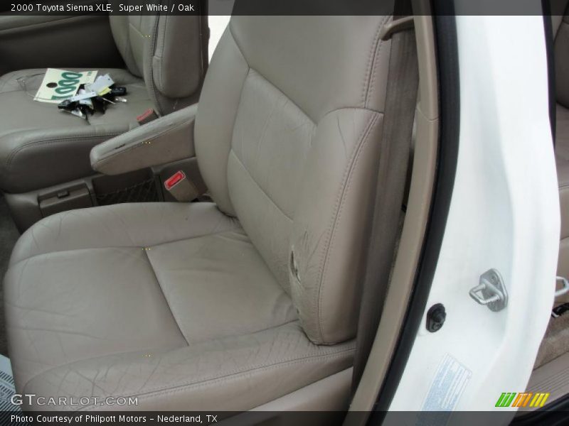 Super White / Oak 2000 Toyota Sienna XLE