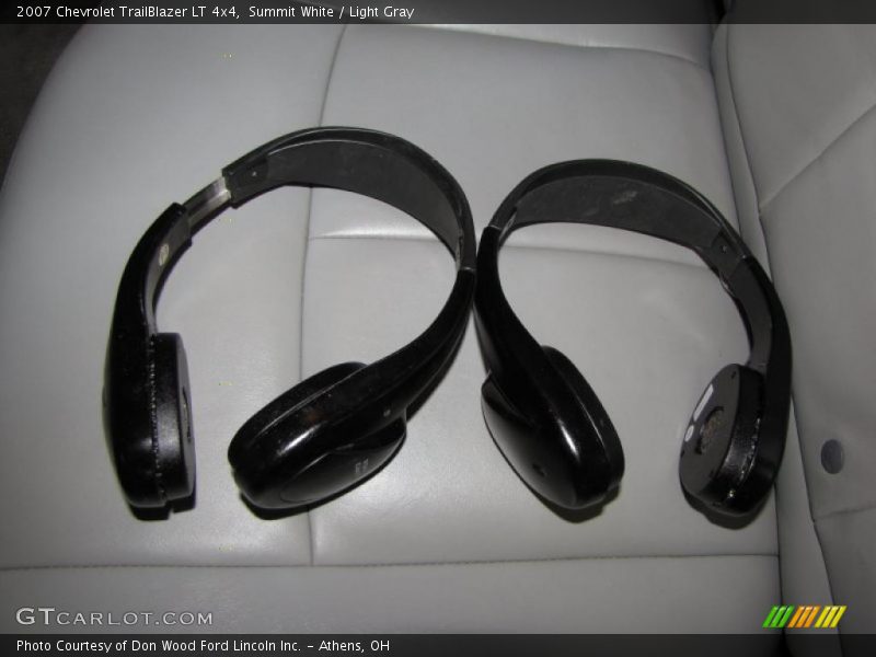 Summit White / Light Gray 2007 Chevrolet TrailBlazer LT 4x4