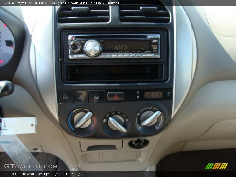 Everglade Green Metallic / Dark Charcoal 2004 Toyota RAV4 4WD