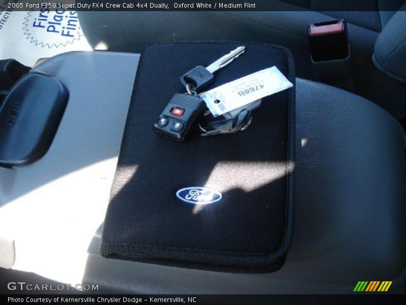 Oxford White / Medium Flint 2005 Ford F350 Super Duty FX4 Crew Cab 4x4 Dually