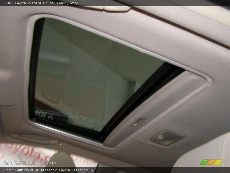Black / Ivory 2007 Toyota Solara SE Coupe
