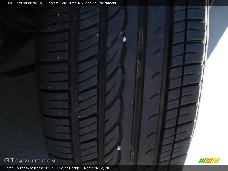 Harvest Gold Metallic / Medium Parchment 2000 Ford Windstar LX