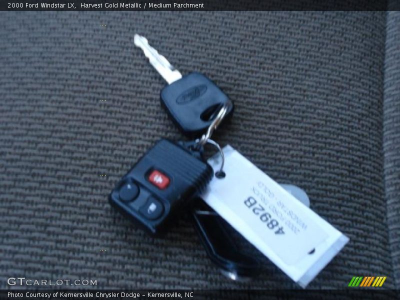 Harvest Gold Metallic / Medium Parchment 2000 Ford Windstar LX