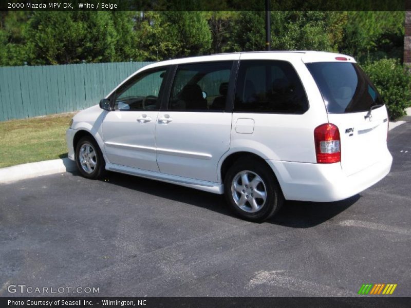 White / Beige 2000 Mazda MPV DX