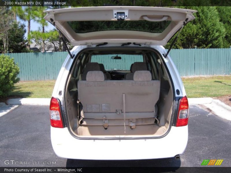 White / Beige 2000 Mazda MPV DX