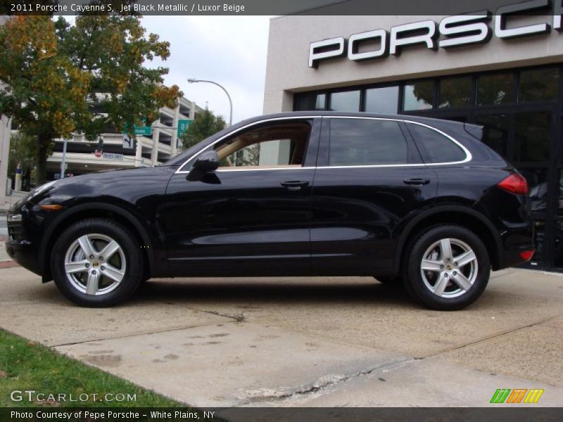 Jet Black Metallic / Luxor Beige 2011 Porsche Cayenne S