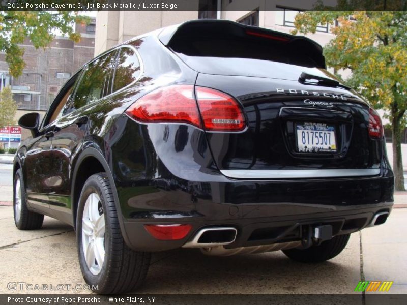 Jet Black Metallic / Luxor Beige 2011 Porsche Cayenne S