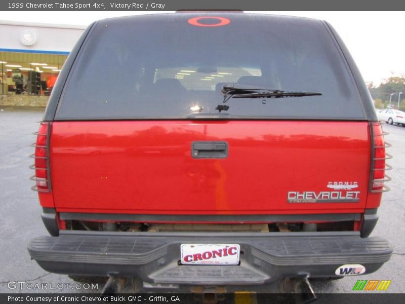 Victory Red / Gray 1999 Chevrolet Tahoe Sport 4x4