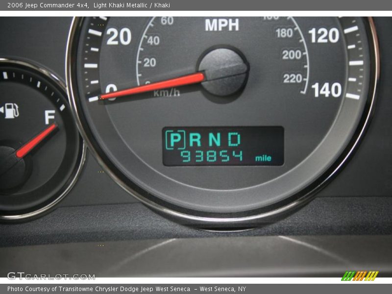 Light Khaki Metallic / Khaki 2006 Jeep Commander 4x4