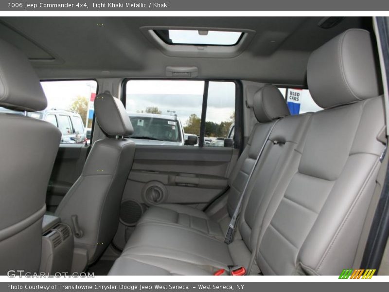 Light Khaki Metallic / Khaki 2006 Jeep Commander 4x4
