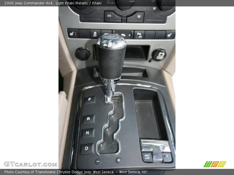 Light Khaki Metallic / Khaki 2006 Jeep Commander 4x4