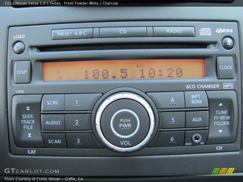 Controls of 2011 Versa 1.8 S Sedan