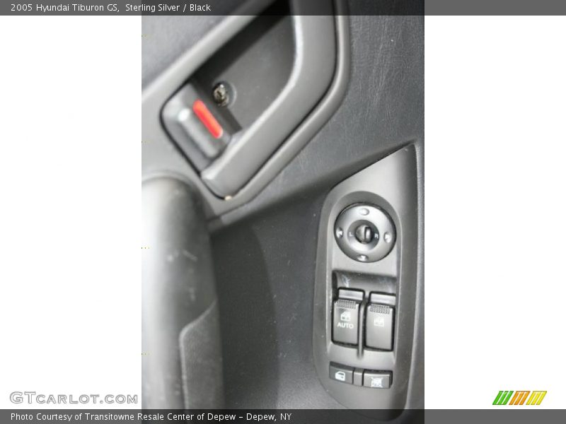 Sterling Silver / Black 2005 Hyundai Tiburon GS