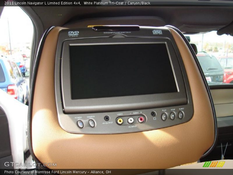 Controls of 2011 Navigator L Limited Edition 4x4