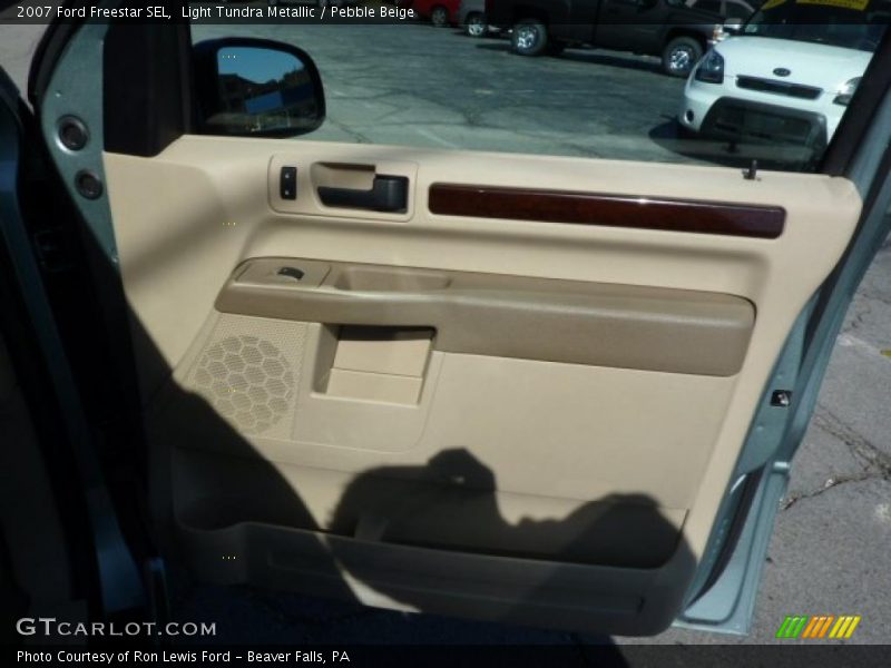 Light Tundra Metallic / Pebble Beige 2007 Ford Freestar SEL