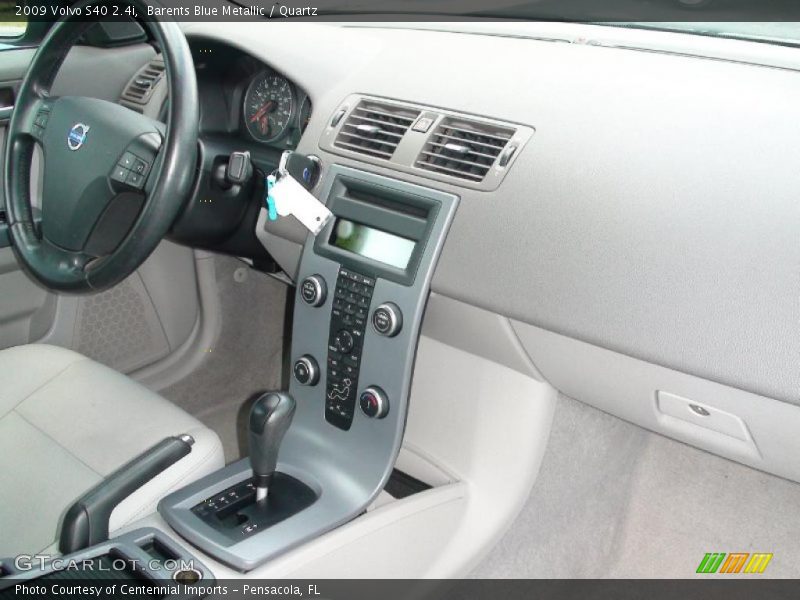 Dashboard of 2009 S40 2.4i