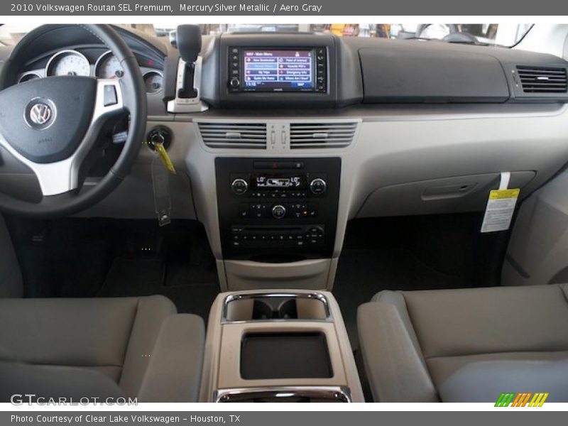 Dashboard of 2010 Routan SEL Premium