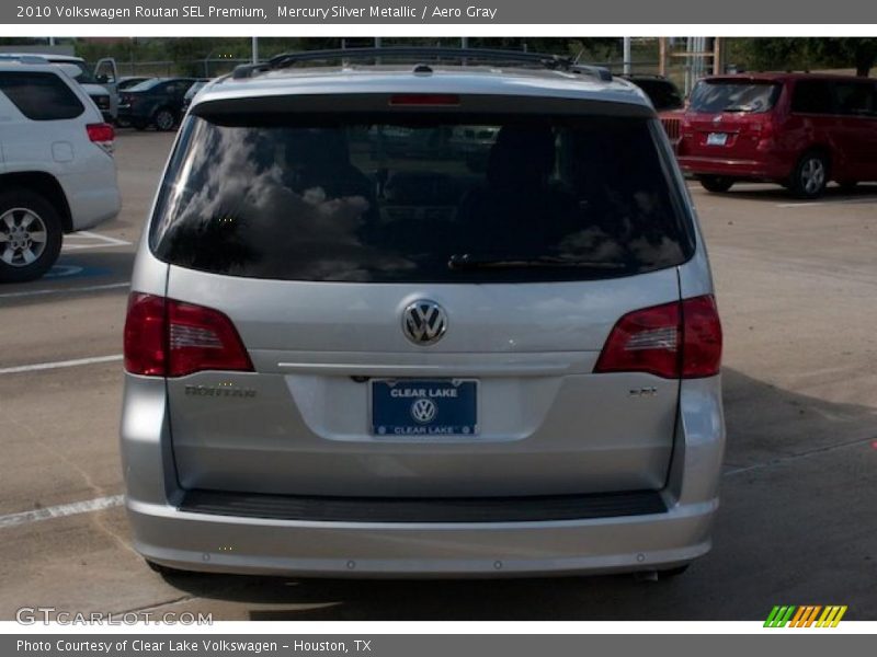 Mercury Silver Metallic / Aero Gray 2010 Volkswagen Routan SEL Premium