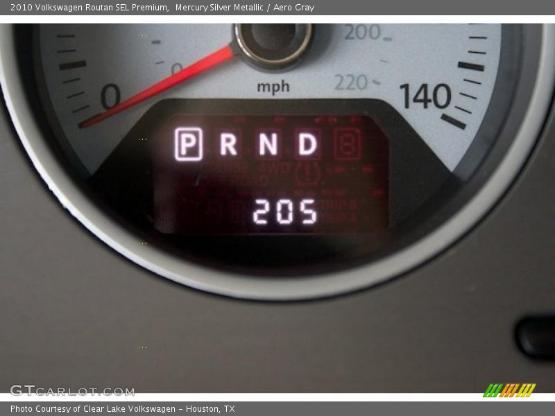 Mercury Silver Metallic / Aero Gray 2010 Volkswagen Routan SEL Premium