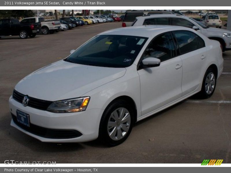 Candy White / Titan Black 2011 Volkswagen Jetta SE Sedan