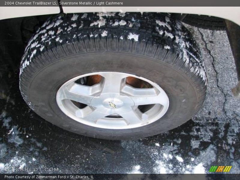Silverstone Metallic / Light Cashmere 2004 Chevrolet TrailBlazer LS