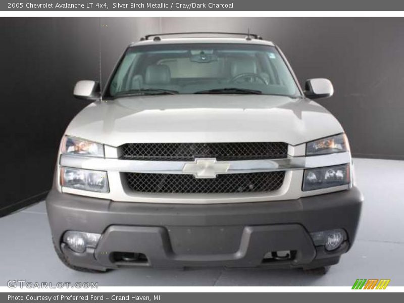 Silver Birch Metallic / Gray/Dark Charcoal 2005 Chevrolet Avalanche LT 4x4