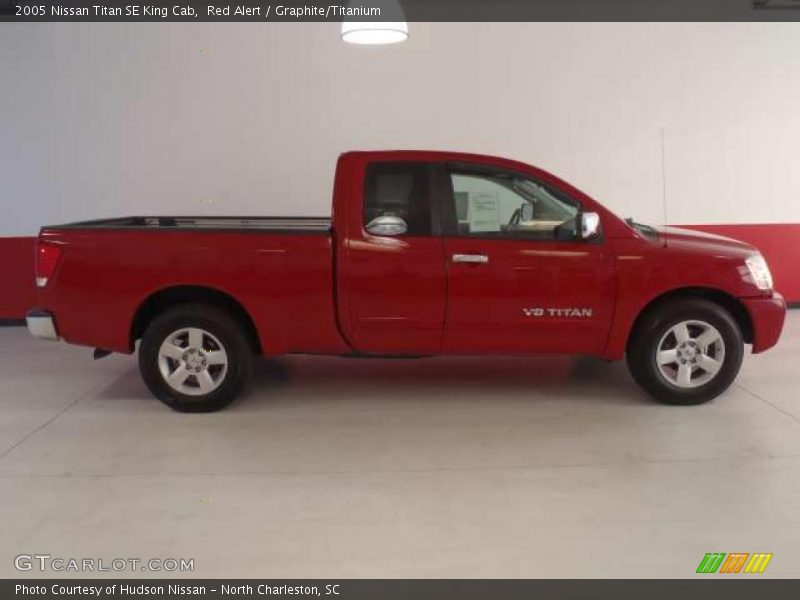 Red Alert / Graphite/Titanium 2005 Nissan Titan SE King Cab