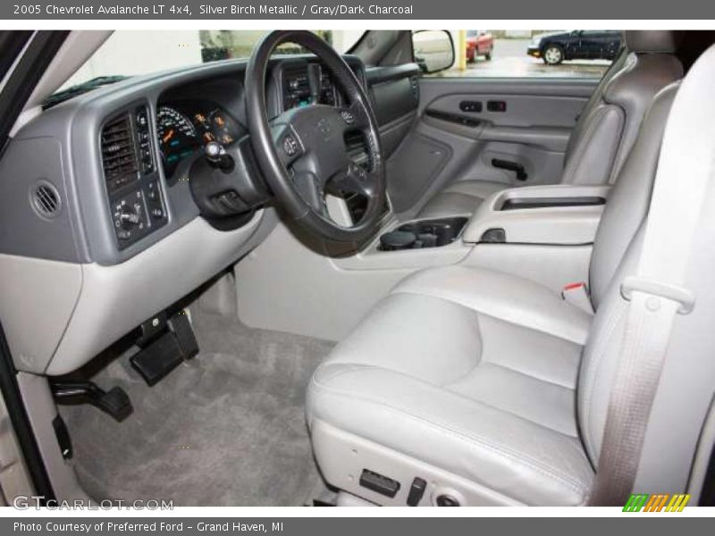 Silver Birch Metallic / Gray/Dark Charcoal 2005 Chevrolet Avalanche LT 4x4