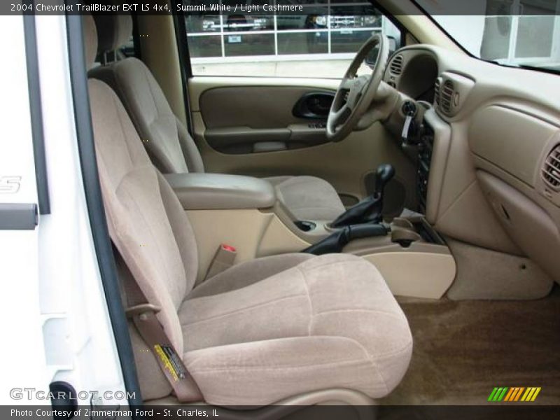 Summit White / Light Cashmere 2004 Chevrolet TrailBlazer EXT LS 4x4