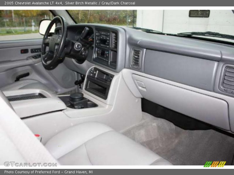 Silver Birch Metallic / Gray/Dark Charcoal 2005 Chevrolet Avalanche LT 4x4