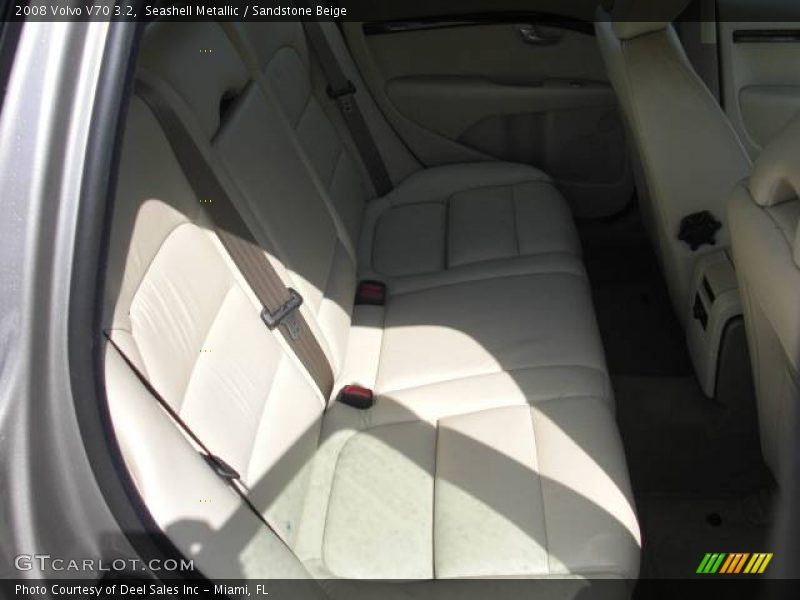 Seashell Metallic / Sandstone Beige 2008 Volvo V70 3.2