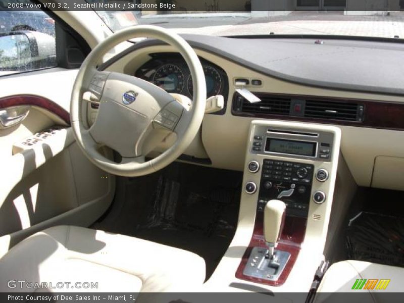 Seashell Metallic / Sandstone Beige 2008 Volvo V70 3.2