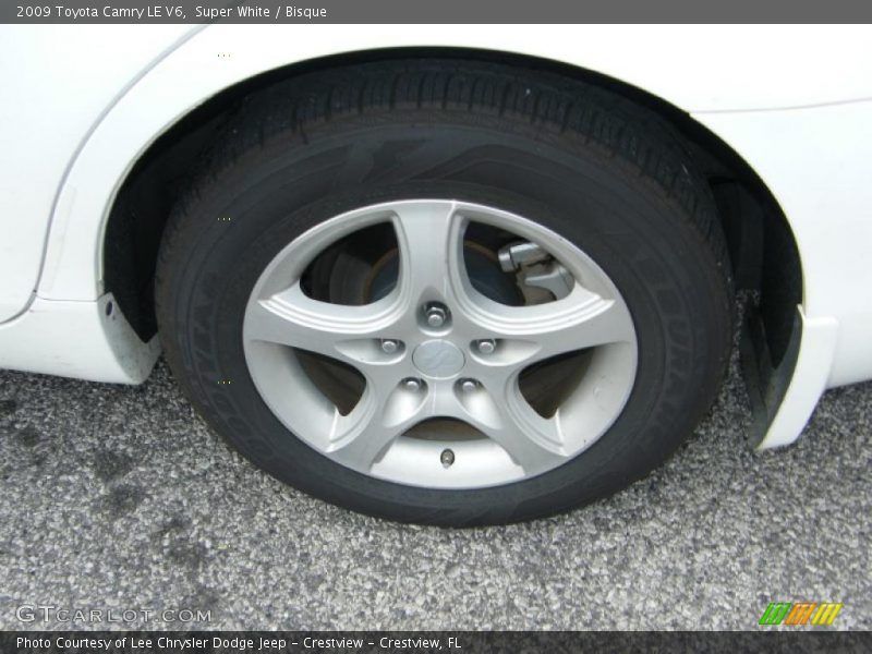 Super White / Bisque 2009 Toyota Camry LE V6