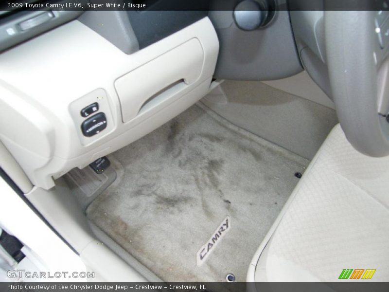 Super White / Bisque 2009 Toyota Camry LE V6