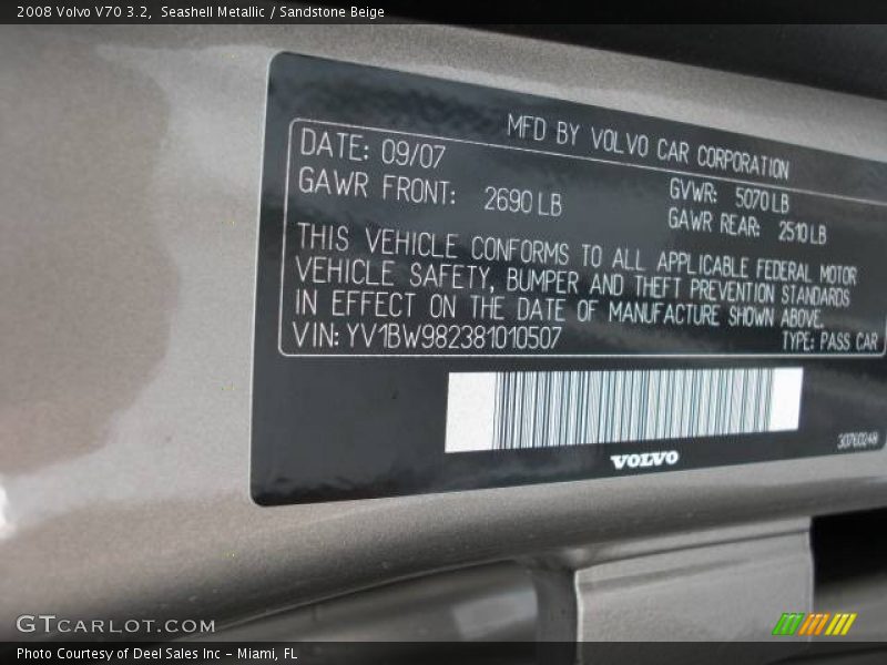 Seashell Metallic / Sandstone Beige 2008 Volvo V70 3.2