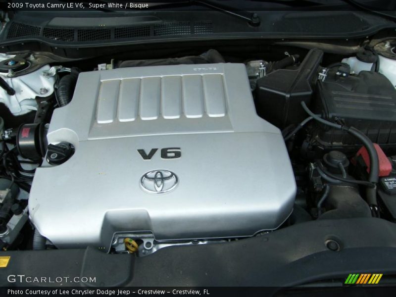 Super White / Bisque 2009 Toyota Camry LE V6